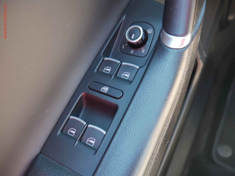 Volkswagen Passat (2012) 3.6 V6 4Motion, 1.maj,ČR - fotka 12 z 14