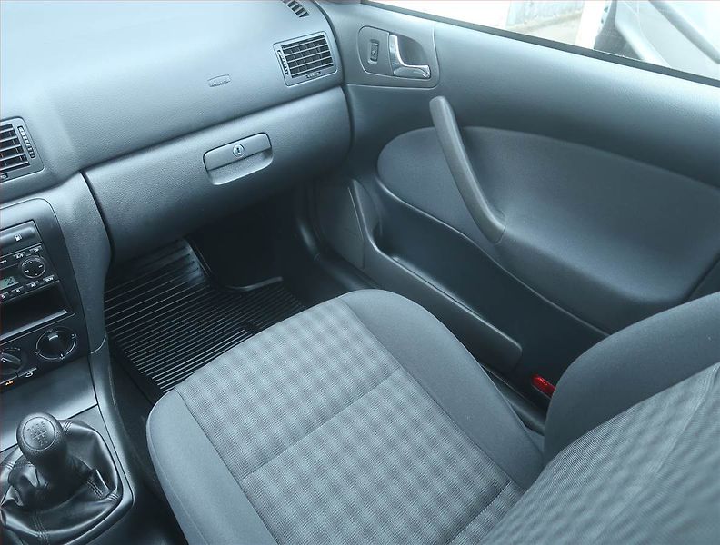 Škoda Octavia (2008) 1.4 16V, Serv.kniha - fotka 8 z 14