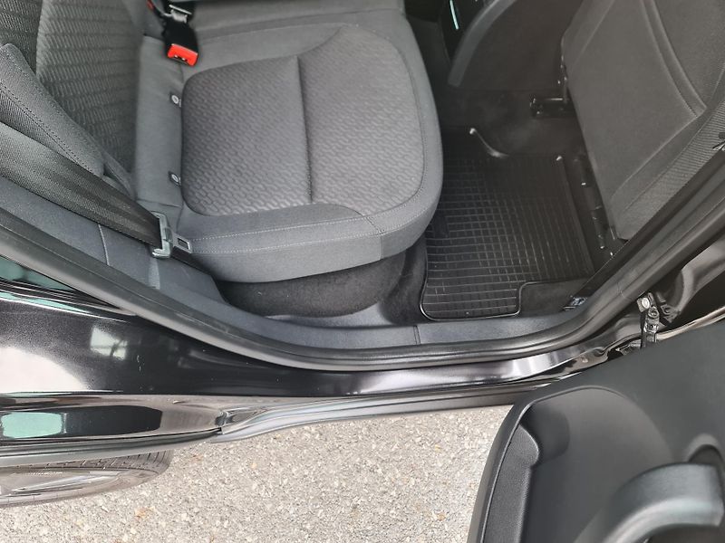 Škoda Yeti (2015) 2.0 TDi 103-KW 4x4 ADV OLOMOUC - fotka 16 z 76