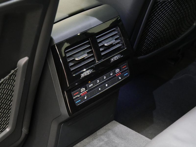 Volkswagen Touareg - fotka 28 z 30