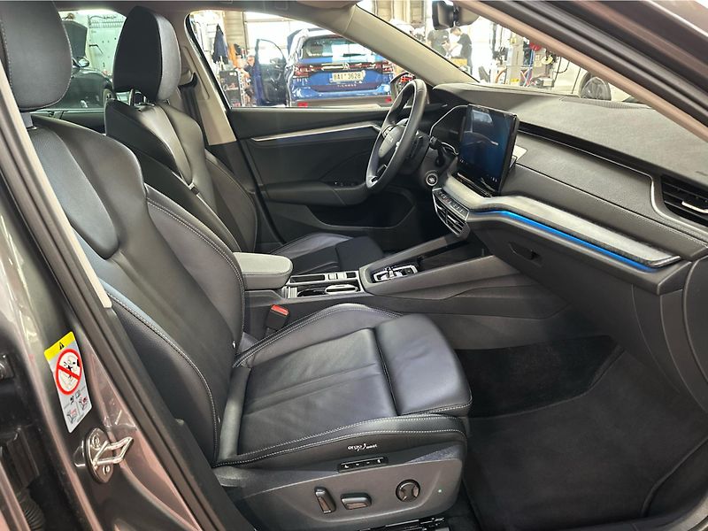 Škoda Octavia 2,0 TDI / 110 kW Exclusive Sel - fotka 23 z 25