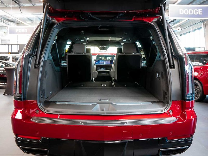 Cadillac Escalade (2026) 6.2 ESV Sport Platinum 2026 - fotka 8 z 50