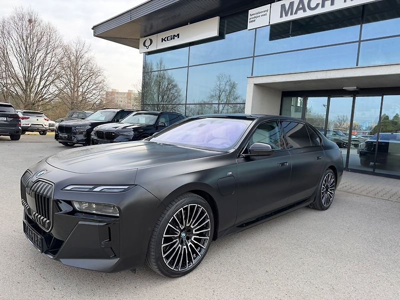 BMW Řada 7 750e xDrive 07/2025 TV - fotka 6 z 31