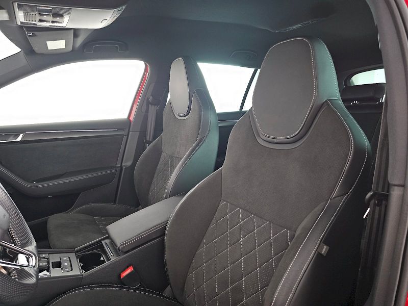 Škoda Superb (2023) 2.0TSi 140kW DSG SPORTLINE TAŽ - fotka 27 z 32