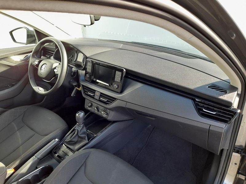 Škoda Scala Ambition Plus 1.5 TSI 110kW 6M - fotka 25 z 28