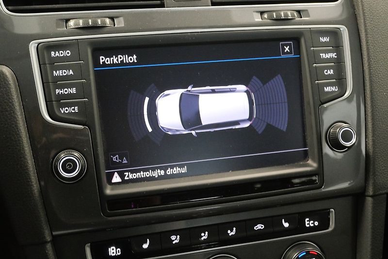 Volkswagen e-Golf - fotka 19 z 23