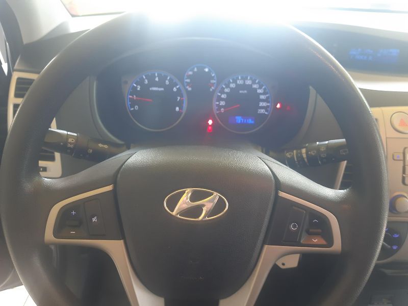 Hyundai i20 1.2 I KLIMA 57KW - fotka 13 z 19