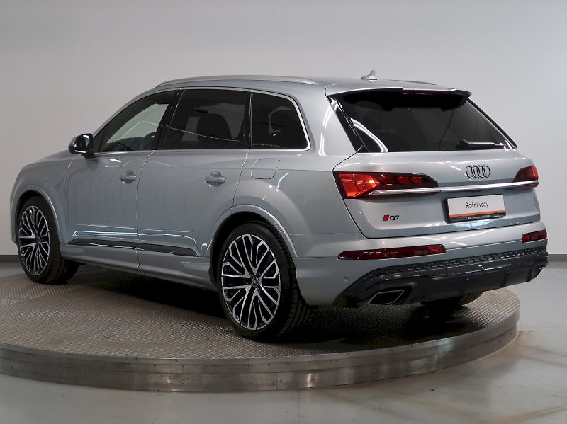 Audi Q7 (2025) S-LINE 60 TFSI e QUATTRO - fotka 7 z 35