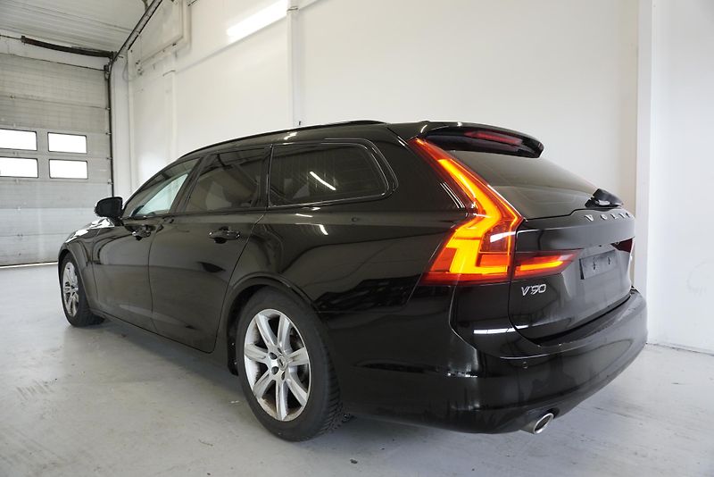 Volvo V90 2.0 D4 MOMENTUM AUTOMAT 8st. - fotka 7 z 31