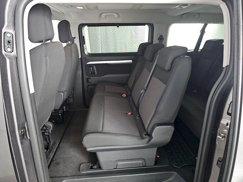 Toyota ProAce City Verso (2024) 2.0D 180k 8AT Shuttle 8S Busin - fotka 7 z 32