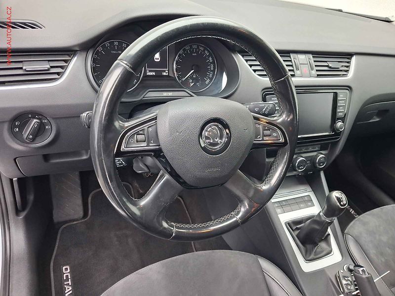 Škoda Octavia (2013) 2.0 TDi, Bixen, navi - fotka 14 z 19