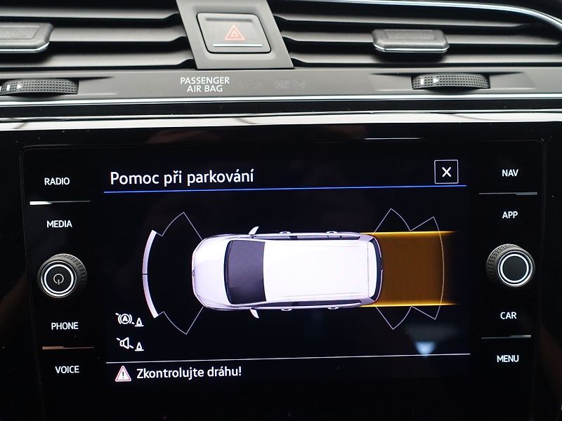 Volkswagen Touran 2.0 TDi, DSG, LED SVĚTLA - fotka 13 z 36
