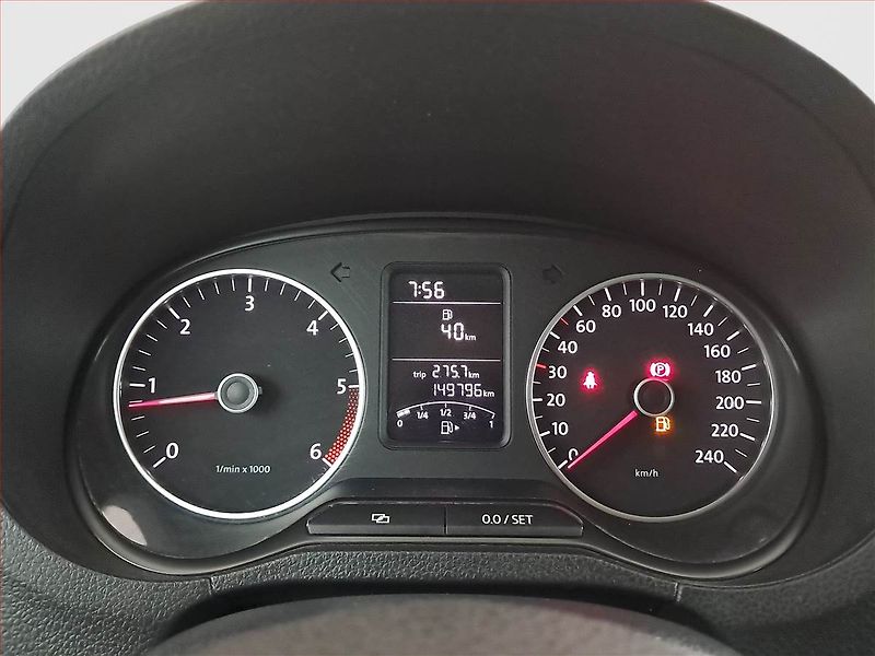 Volkswagen Polo (2012) 1.6 TDI, Tempomat - fotka 11 z 17