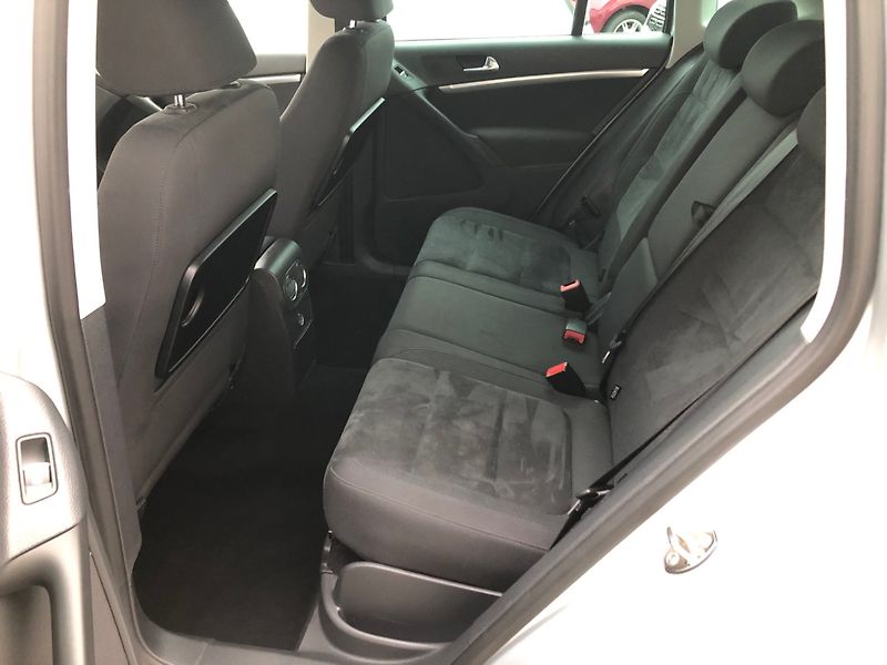 Volkswagen Tiguan (2012) 2.0 TDi  4x4 Track Webasto NAV - fotka 11 z 26