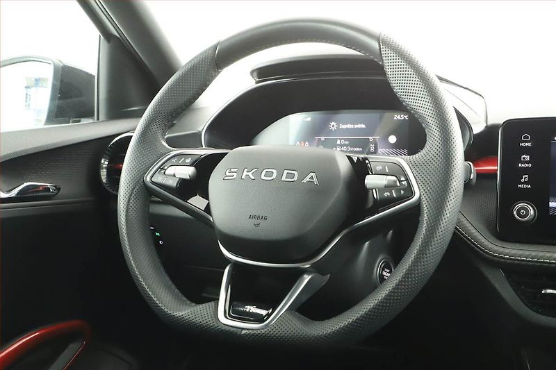 Škoda Fabia (2025) 1.0 TSI, MONTE CARLO, AUTOMAT - fotka 8 z 15
