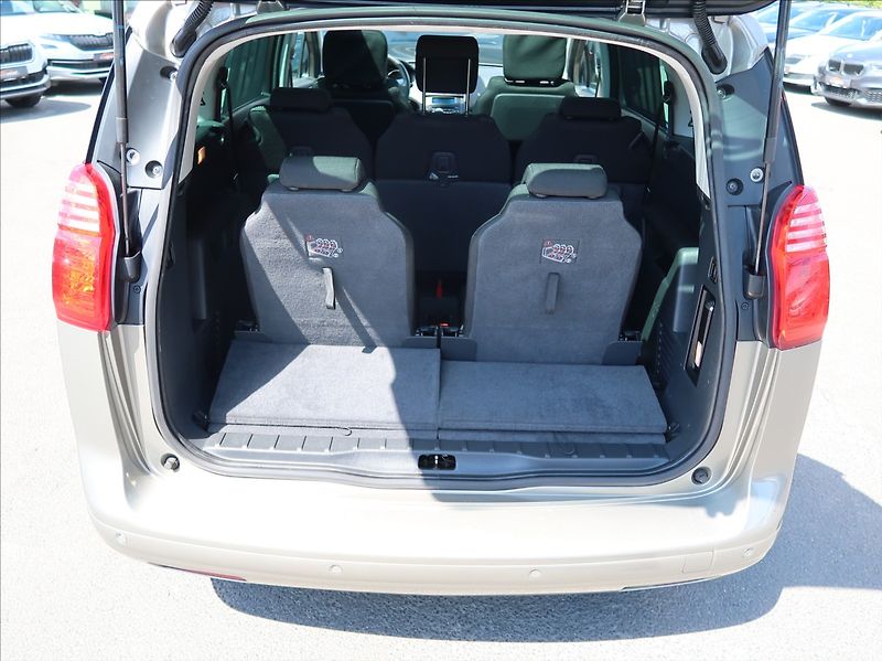 Peugeot 5008 2,0 HDi,110kW,NovéČR,7míst - fotka 25 z 31