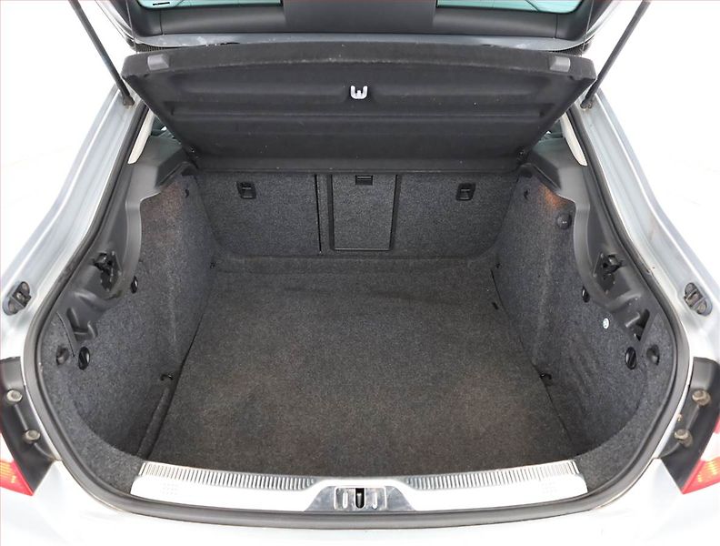 Škoda Superb (2011) 2.0 TSI, Automat, Serv.kniha - fotka 17 z 18