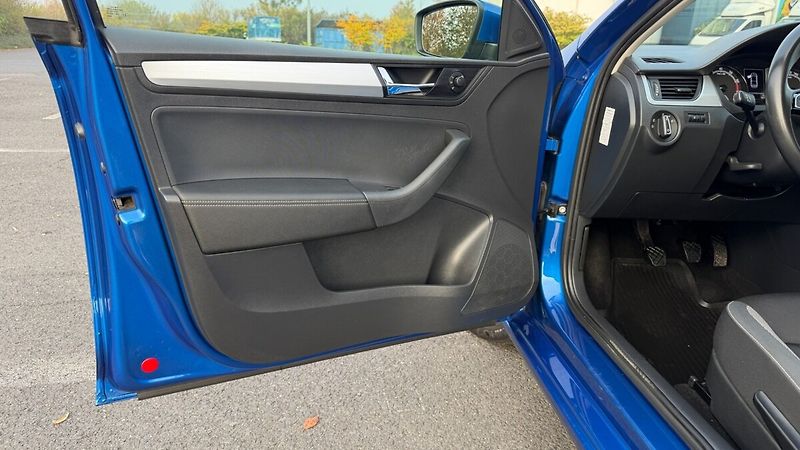 Škoda Rapid 1.0 TSI 81kW Ambition + - fotka 11 z 21