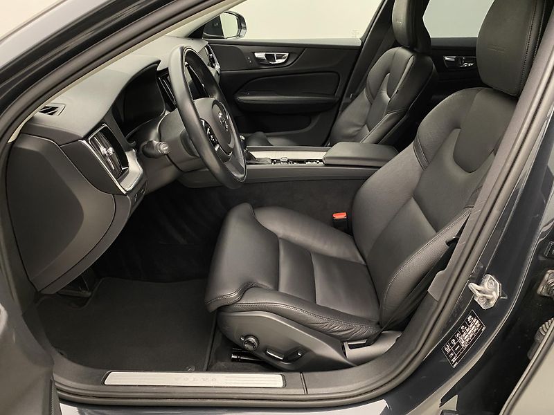Volvo V60 D4 INSCRIPTION AUT REZERVACE - fotka 3 z 47