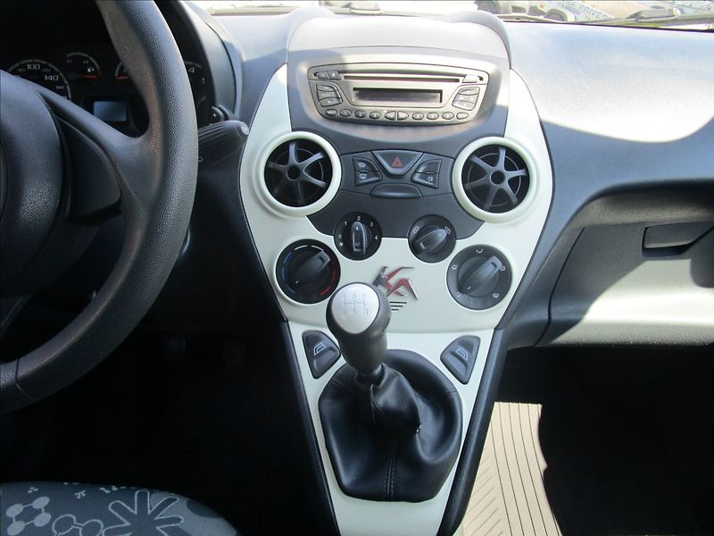 Ford Ka 1.2i Trend, Klima - fotka 9 z 34
