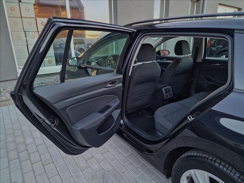 Volkswagen Golf 2.0TDI 110kW Life,ČR,1.Maj. - fotka 18 z 50