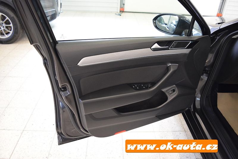 Volkswagen Passat 2.0 TDI BUSINESS DSG 97 000 KM - fotka 25 z 51