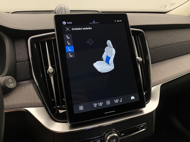Volvo XC90 (2026) T8 AWD Plug-in DARK ULTRA - fotka 70 z 76