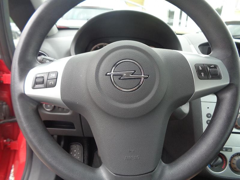 Opel Corsa 1,2 - fotka 11 z 18
