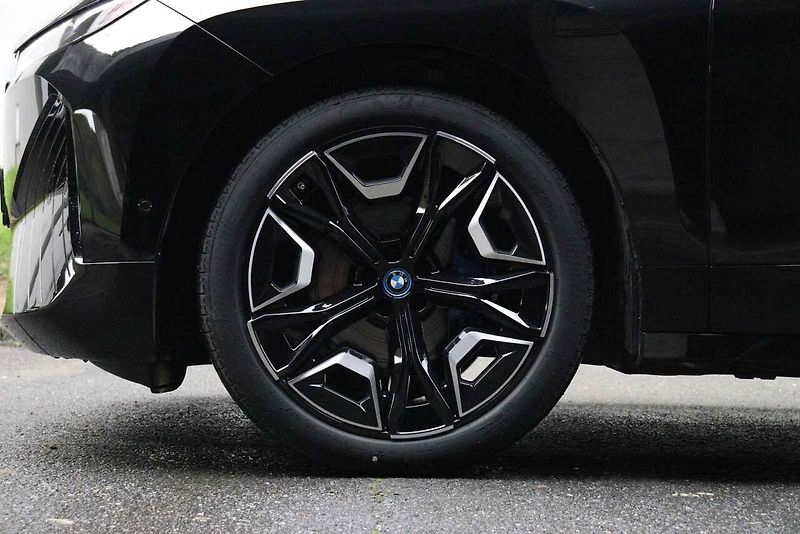 Elektrické BMW iX xDrive50.