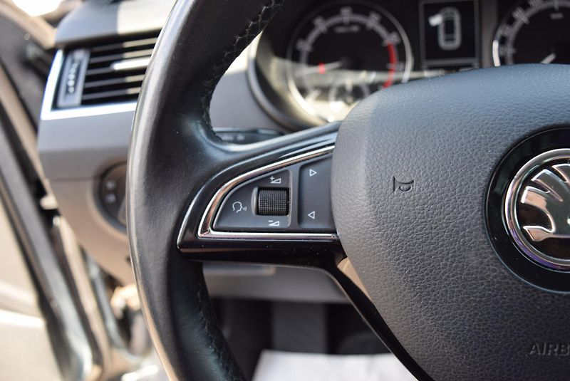 Škoda Octavia (2017) 1.4TSI 110kw AMBITION TAŽ NAVI - fotka 29 z 50