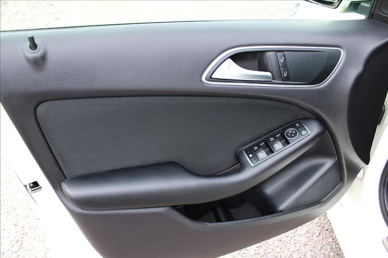 Mercedes-Benz Třídy B 180d NAVI, serviska,MANUAL - fotka 20 z 36