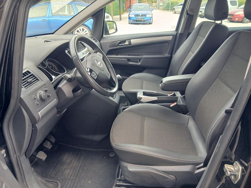 Opel Zafira 1.7 CDTi - fotka 10 z 34