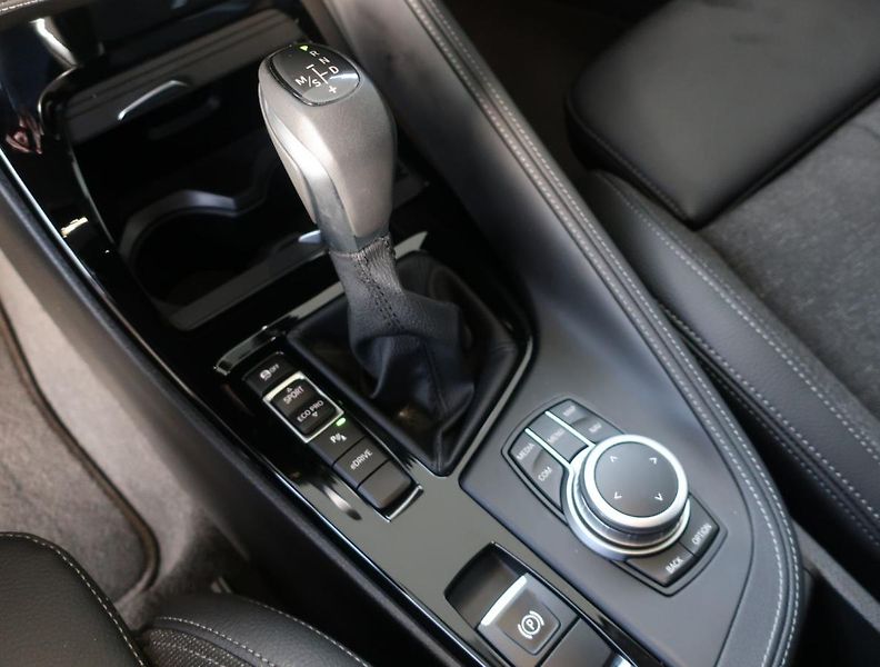 BMW X1 (2022) xDrive25e Sport Line - fotka 16 z 19