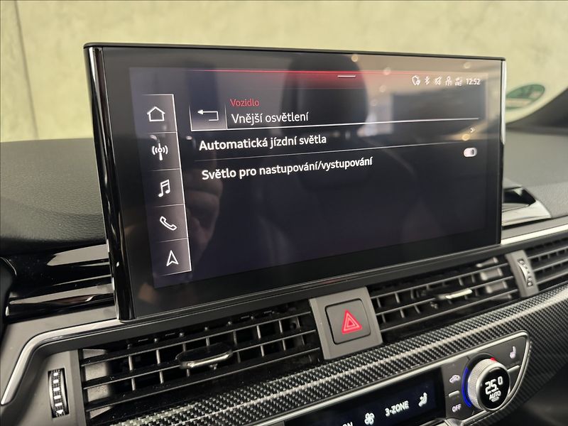 Audi A5 2,0 TDi  S-Line Quattro Matrix - fotka 28 z 47
