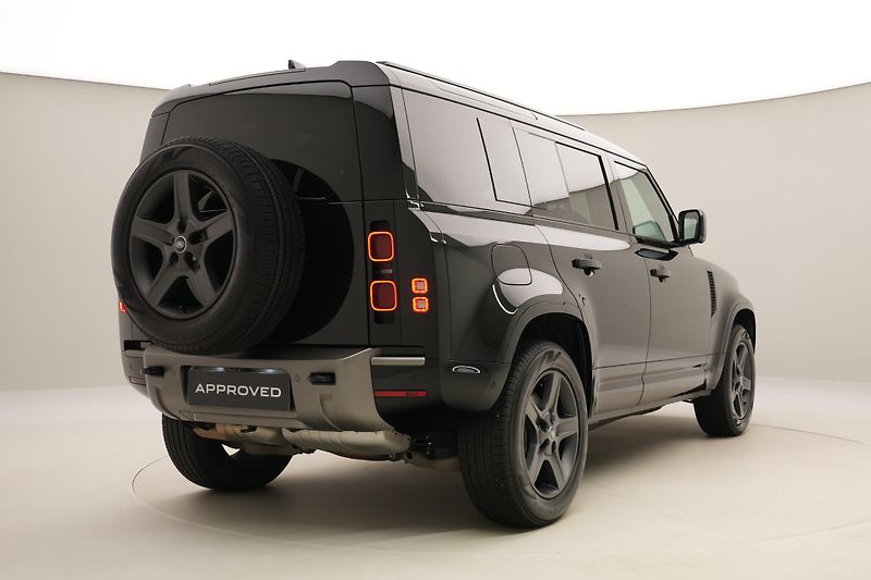 Land Rover Defender 110 D300 X-DYNAMIC SE AWD CZ - fotka 12 z 48