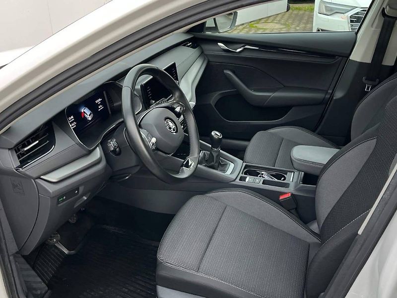 Škoda Octavia (2022) Combi Ambition 2.0 TDI - fotka 14 z 20