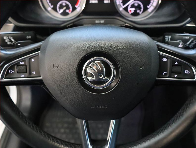 Škoda Superb (2016) Laurin&Klement 2.0 TDI, 4X4 - fotka 21 z 24
