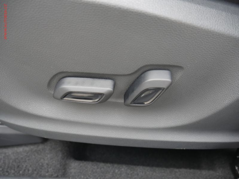 MG ZS (2022) 1.0 TGi, 1.maj,ČR, Exclusive - fotka 16 z 28