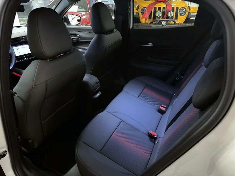 Alfa Romeo Junior (2026) Speciale 156k Elettrica 54 kWh - fotka 9 z 20