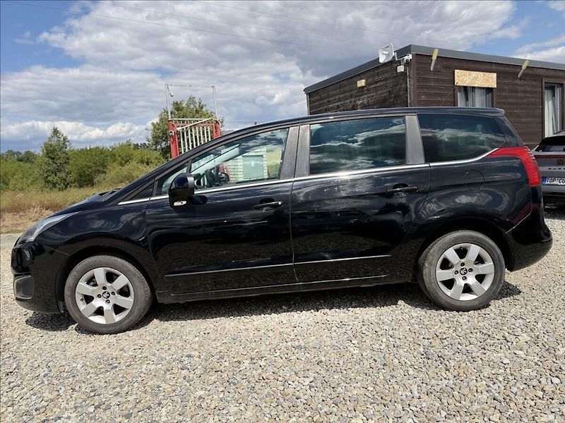 Peugeot 5008 1,6 HDI 7MÍST NAVI TAŽNÉ - fotka 8 z 27