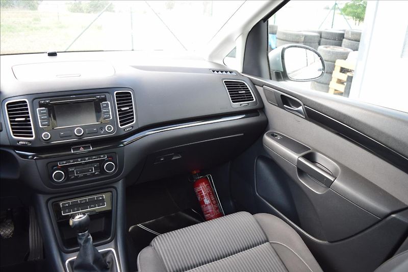 Seat Alhambra 2,0 TDI 100KW 7MÍST TOP VÝBAVA - fotka 33 z 50