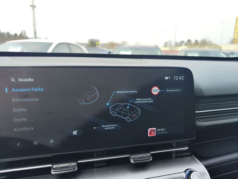 Hyundai Kona 1.0 T-GDi/88kW Comfort Club - fotka 17 z 33