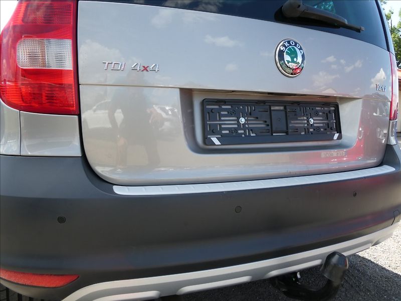 Škoda Yeti 2,0 TDi 81kW 4x4,2x kola,závěs - fotka 8 z 42