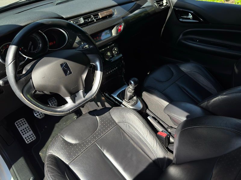 Citroën DS3 1.6HDi 82kW ČR KŮŽE NOVÁ STK  - fotka 14 z 21