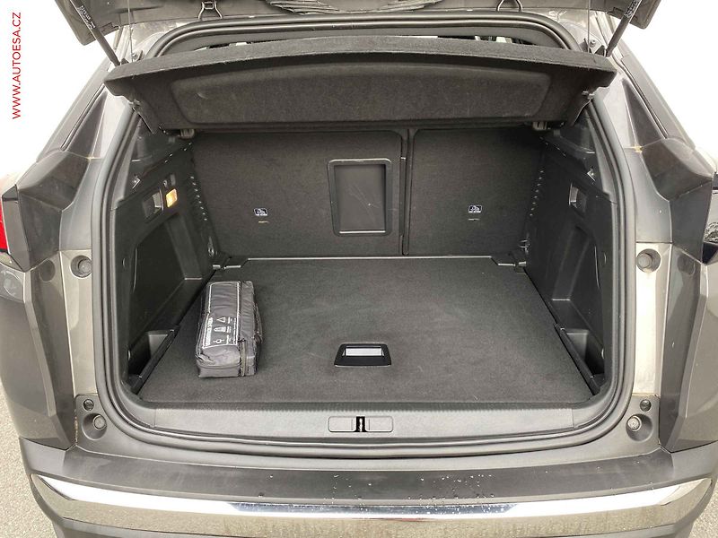 Peugeot 3008 (2023) 1.2 PT, Allure, LED, navi - fotka 7 z 17