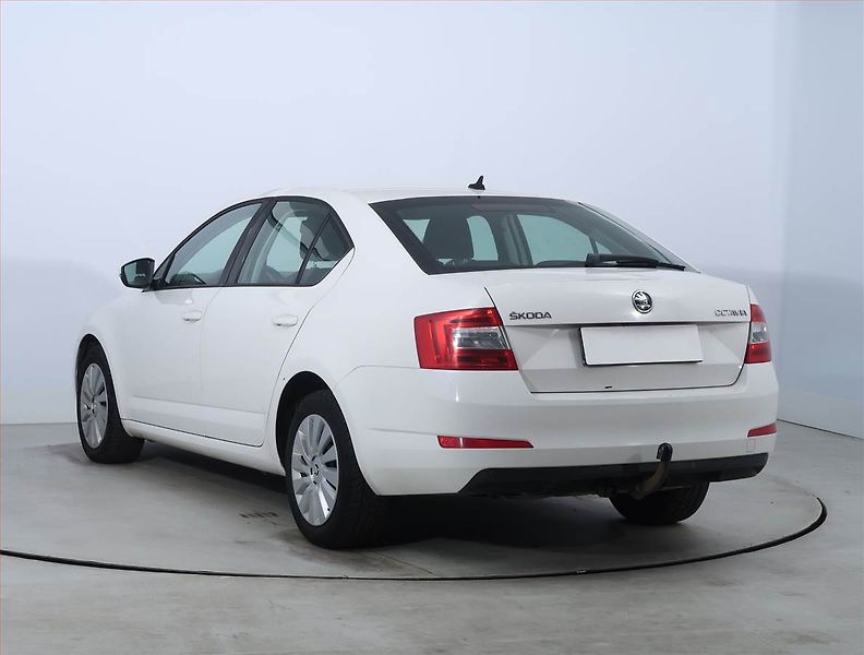 Škoda Octavia (2015) 1.6 TDI, Tempomat - fotka 4 z 17