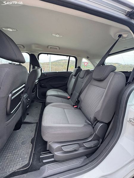 Ford Grand C-MAX 2.0TDCi 110kW kamera - fotka 23 z 28