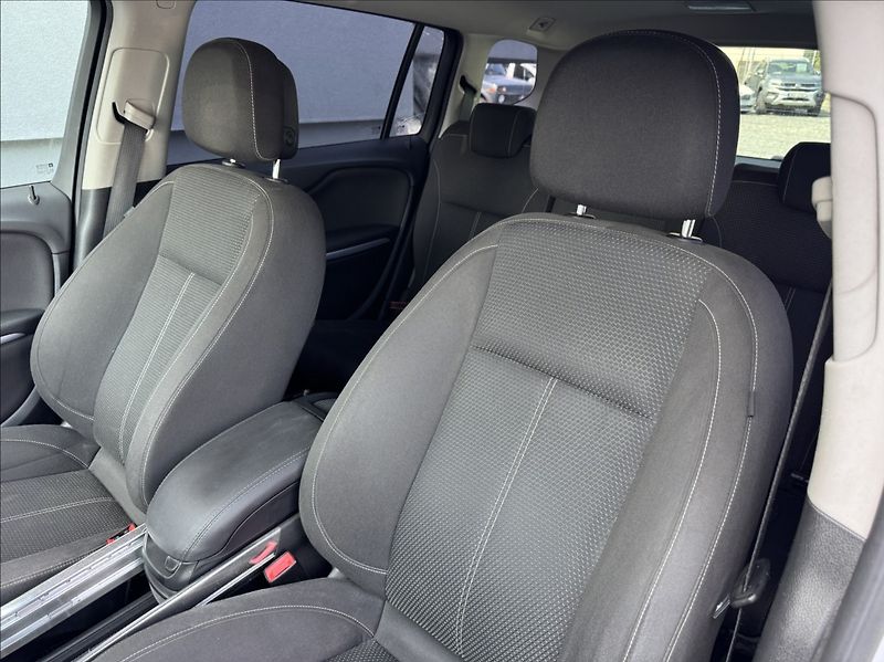 Opel Zafira 1,6 CDTi 100kW TOURER tažné - fotka 24 z 50
