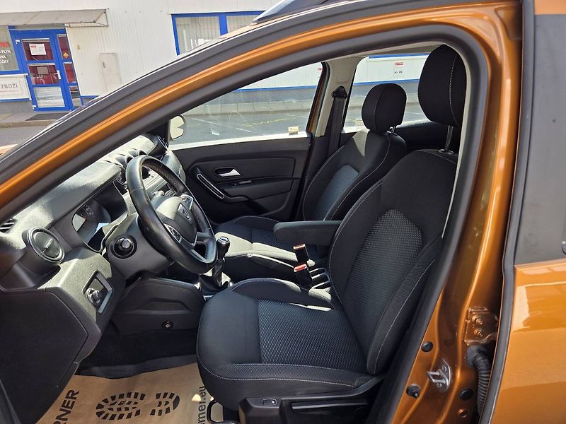 Dacia Duster (2021) 1.5 DCI 4x4 - fotka 10 z 33