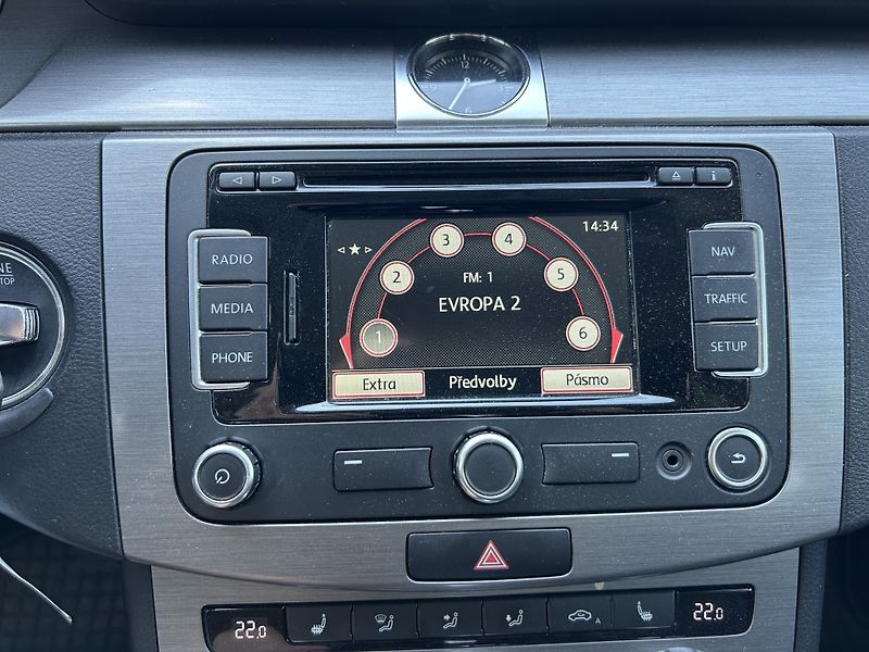 Volkswagen Passat (2014) 2.0 TDi 103 KW DSG - fotka 21 z 35